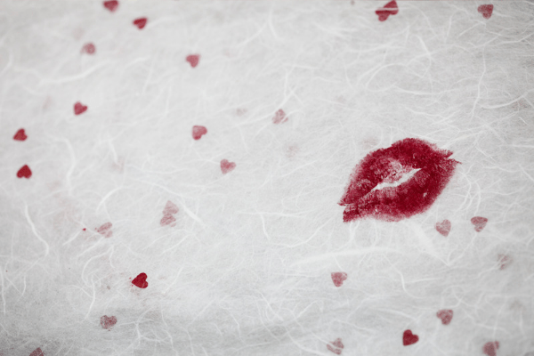 «Μισό Φιλί»